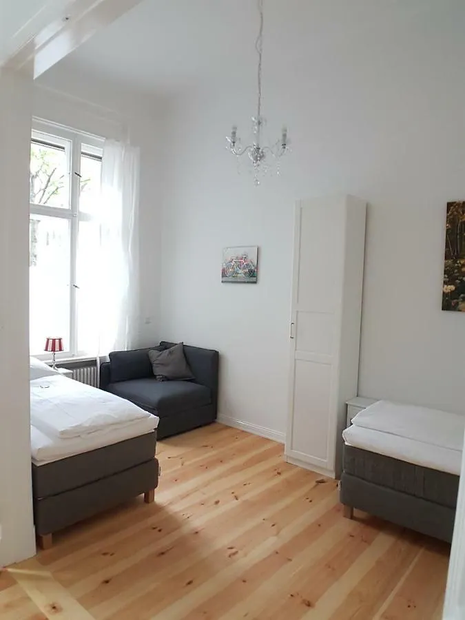 Lang Re By Rockchair Apartments L Superhost Status L 2 Bedrooms Boxspringbeds In City Center - Cozy Family & Business Flair Welcomes You! Berlin