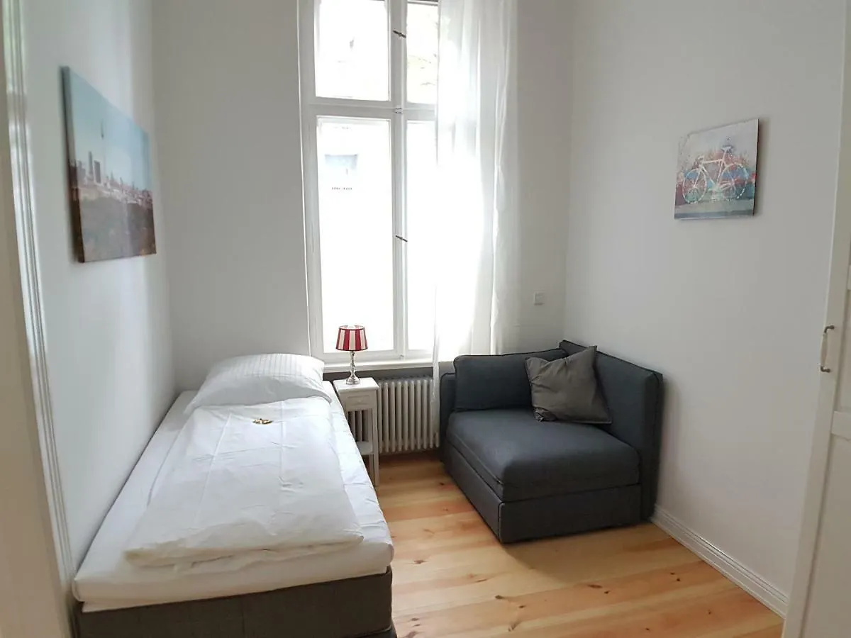 Lang Re By Rockchair Apartments L Superhost Status L 2 Bedrooms Boxspringbeds In City Center - Cozy Family & Business Flair Welcomes You! Berlin
