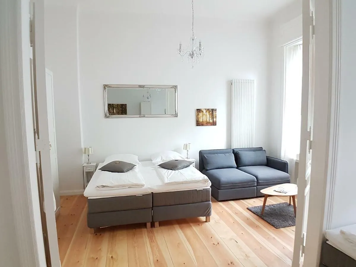 Lang Re By Rockchair Apartments L Superhost Status L 2 Bedrooms Boxspringbeds In City Center - Cozy Family & Business Flair Welcomes You! Berlin